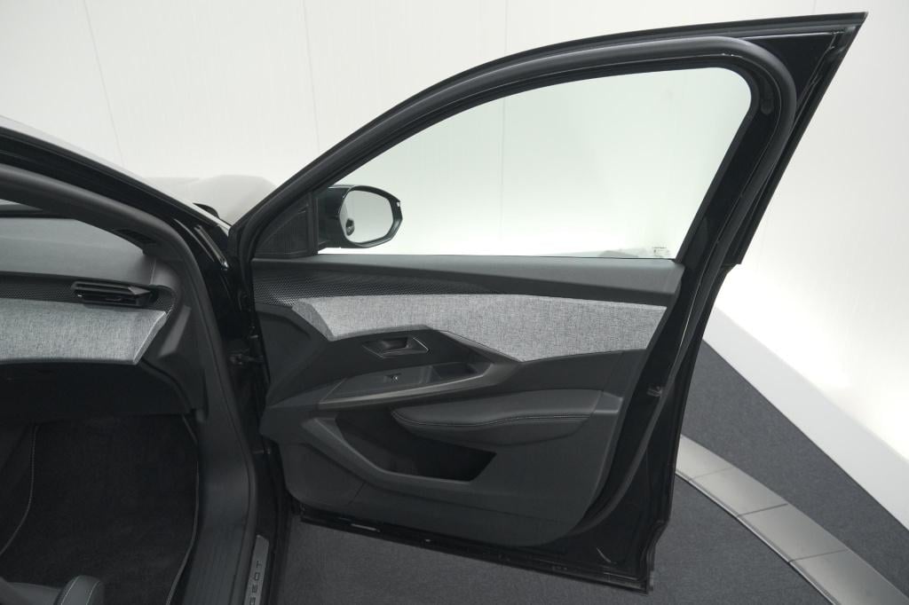 Peugeot 3008 1.2 hybrid 136 gt | adaptieve cruise control | camera | elektr