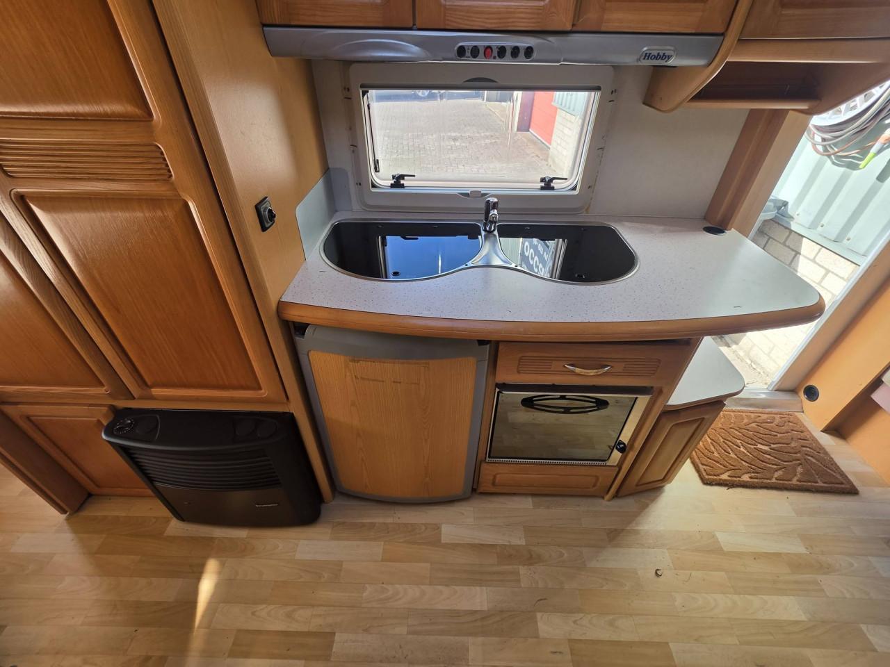 MEGA GROTE HOBBY PRESTIGE 650 DUBBELASSER!  €3750