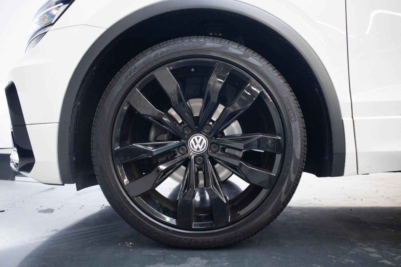 Volkswagen  Tiguan 1.5 TSI ACT Highline Business R | 20 Inch | Led |