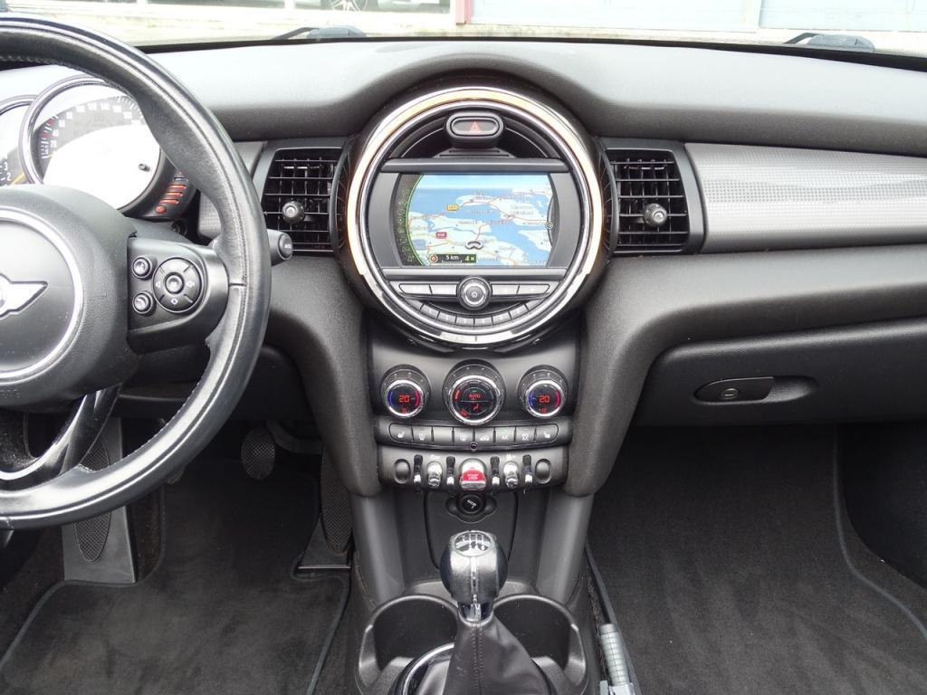 Mini Cooper Cabrio mini 1.5 pepper serious business