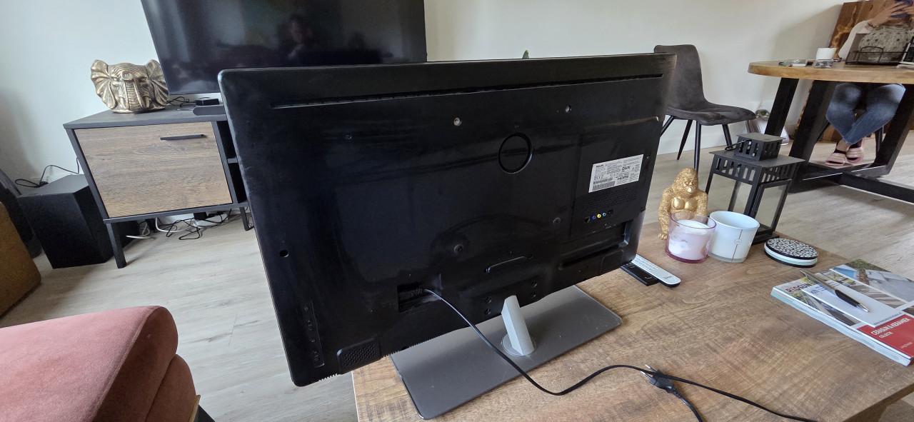 Philips 32 inch smart LED tv