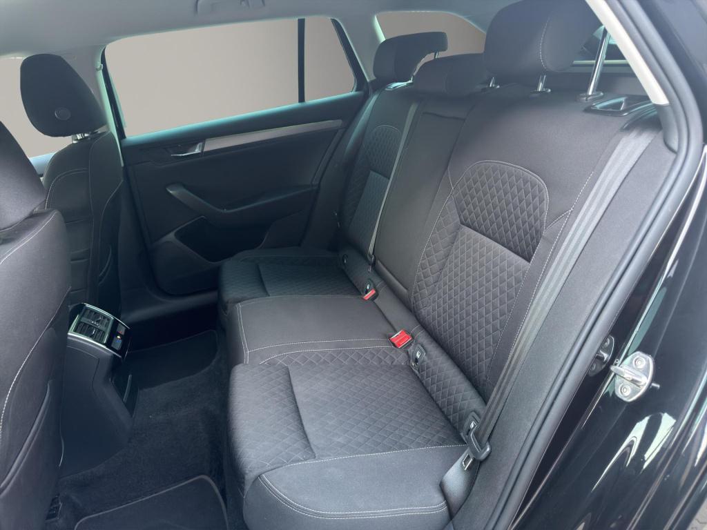 Skoda Superb combi 1.6 tdi style business automaat memory camera