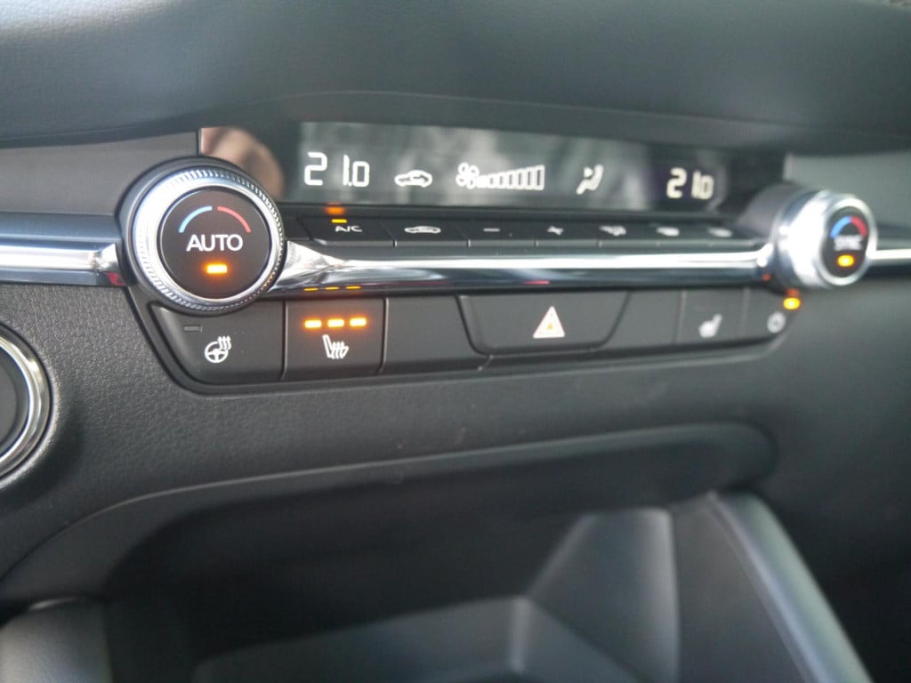 Mazda 3 2.5 e-skyactiv-g m hybrid 140 exclusive-line