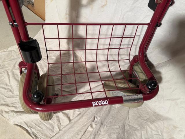 Rolator kleur donker rood.