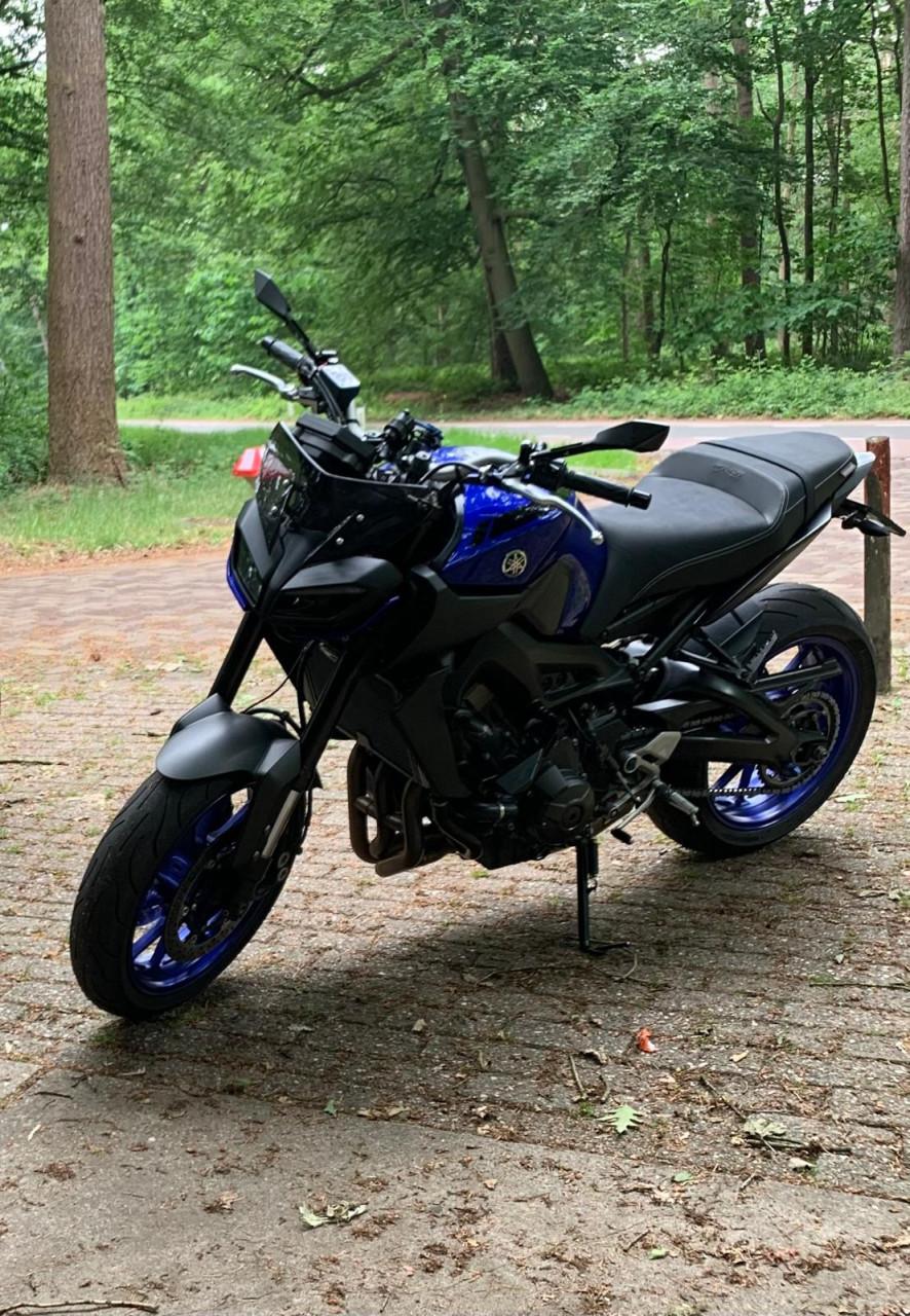 Yamaha MT09 - Akrapovic Racing Line - BOMVOL