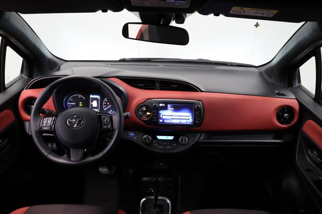 Toyota Yaris 1.5 hyb. bi-tone