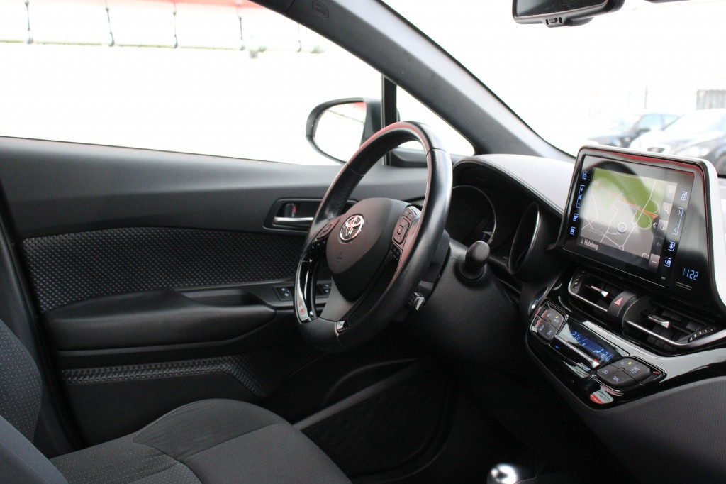 Toyota C-hr 1.8 hybrid active
