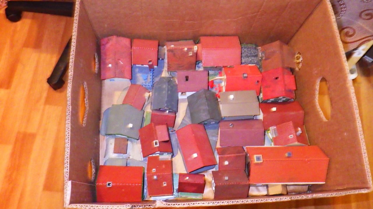 Huisjes voor modelspoorbaan en houten bouwpakket