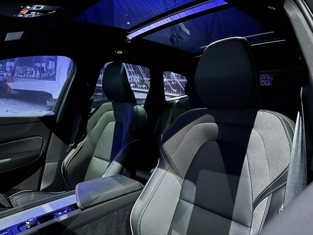 Volvo XC60 2.0 t6 plug-in hybrid awd ultra black edition *luchtvering*trekh