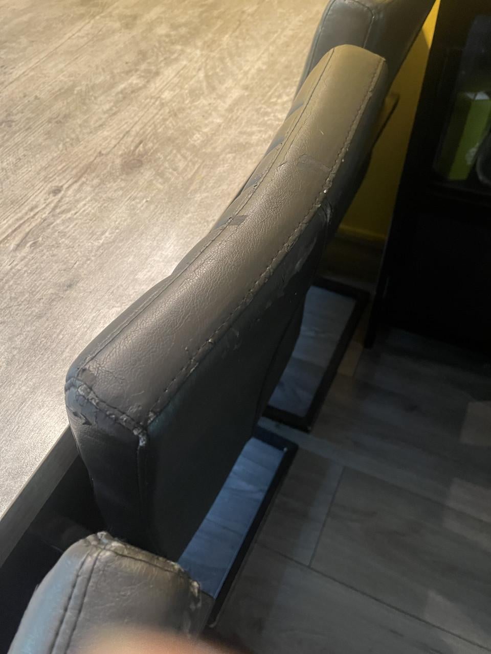 Eettafel met stoelen
