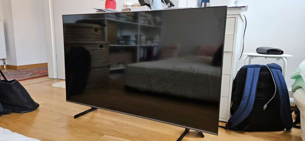 Luxe Samsung 43 Inch-109cm QLED Smart 4K UHD Ultra HD-TV