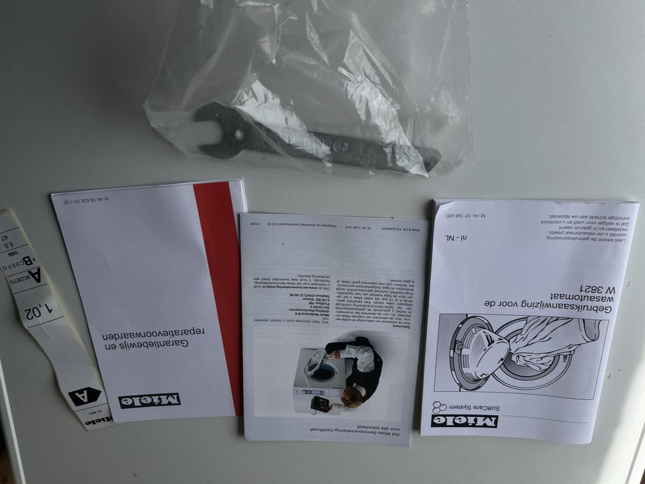 Miele wasmachine 6 kg. 1400 toren bijna niet gebruikt met bon en boekje