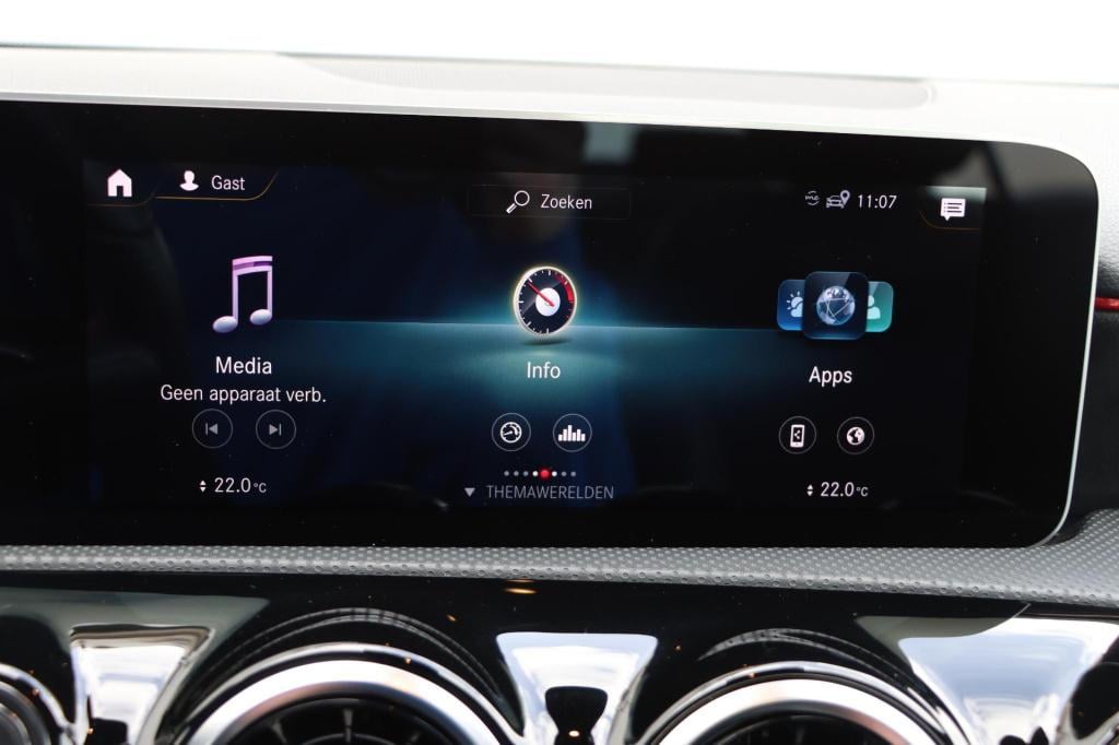 Mercedes-Benz A-Klasse 180 business solution amg 136pk automaat