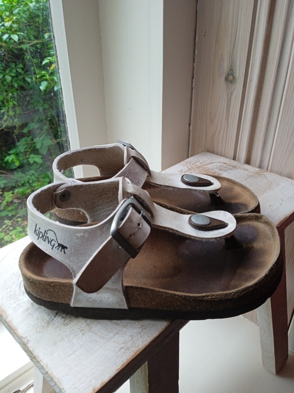 Sandaaltjes Kipling maat 27 ~kinder sandalen zilver-wit kind