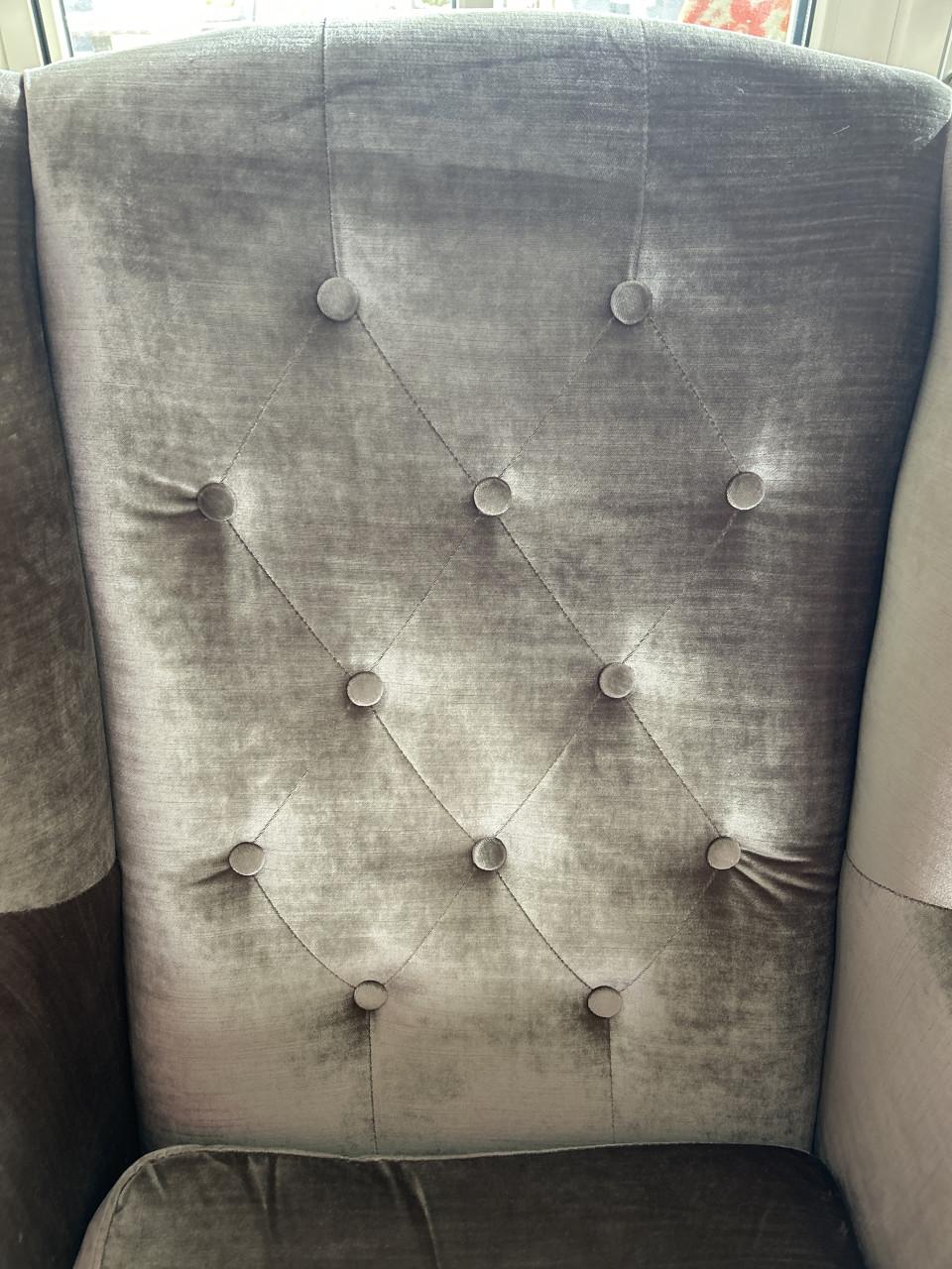 2 Als nieuwe Oorfauteuils