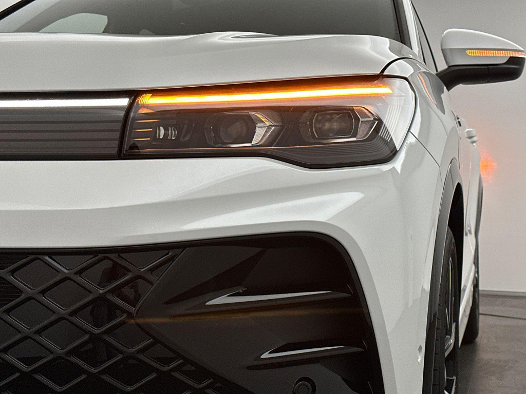 Volkswagen Tiguan r-line-edition 1.5 ehybrid 150 kw / 204 pk suv 6 v