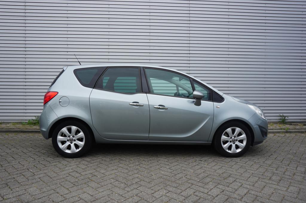 Opel Meriva 1.4 turbo cosmo automaat- airco / navi / cruise / camera / park