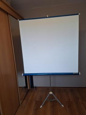 Dia projector tafel en projector scherm