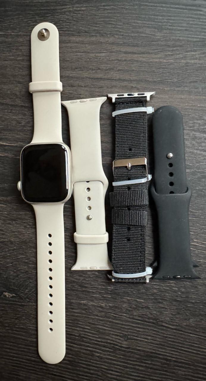 Apple Watch Series 8 - 45mm - Sterrenlicht Aluminium