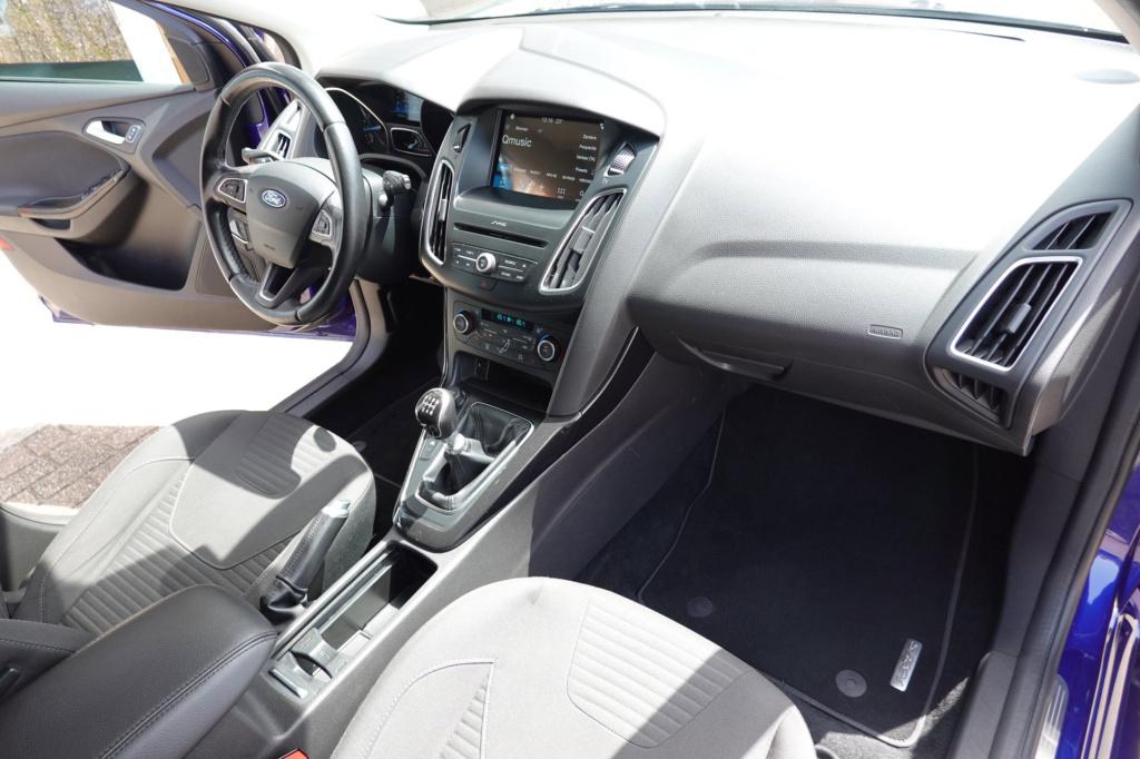 Ford Focus wagon 1.0 titanium