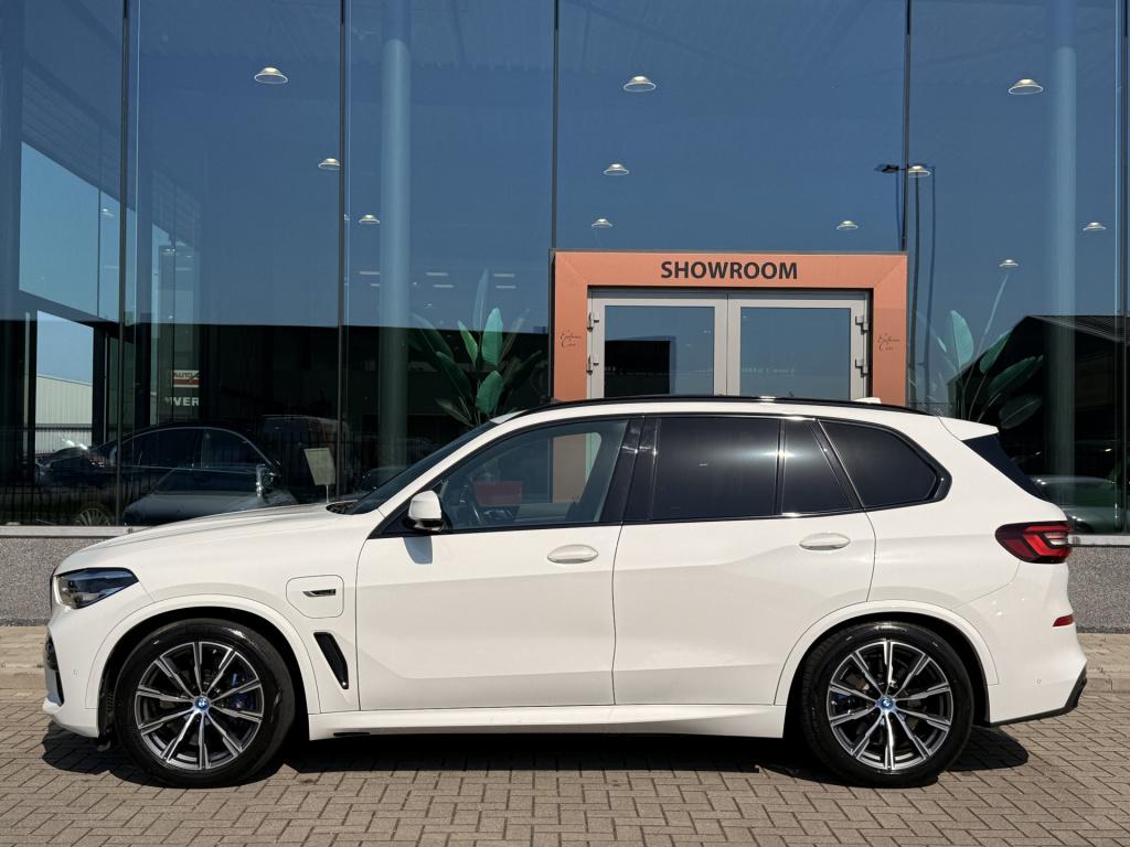 BMW X5 xdrive45e high executive | m pakket | pano | luchtvering | trekhaak 