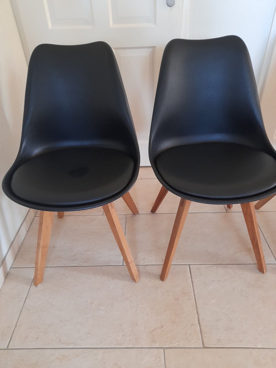 4 Leuke stoelen (in goede staat )
