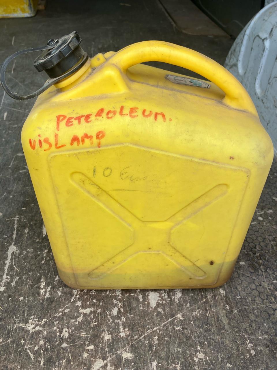 Petromax vislampen.