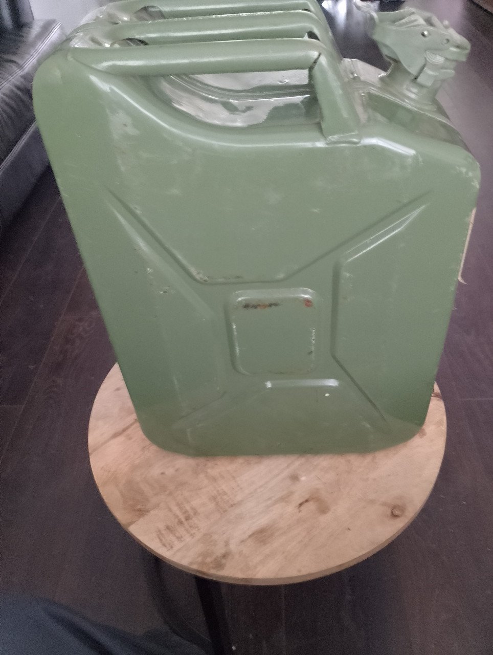 Stalen jerrycan