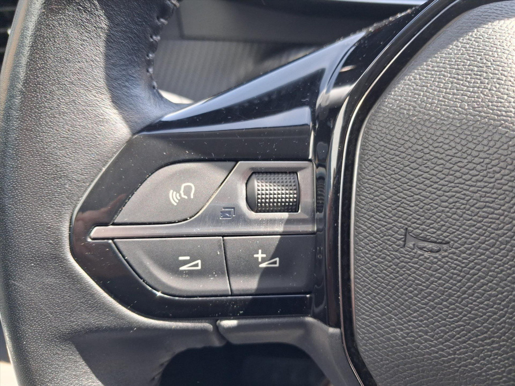 Peugeot 2008 1.2 puretech 130pk allure navigatie | apple carplay & android 