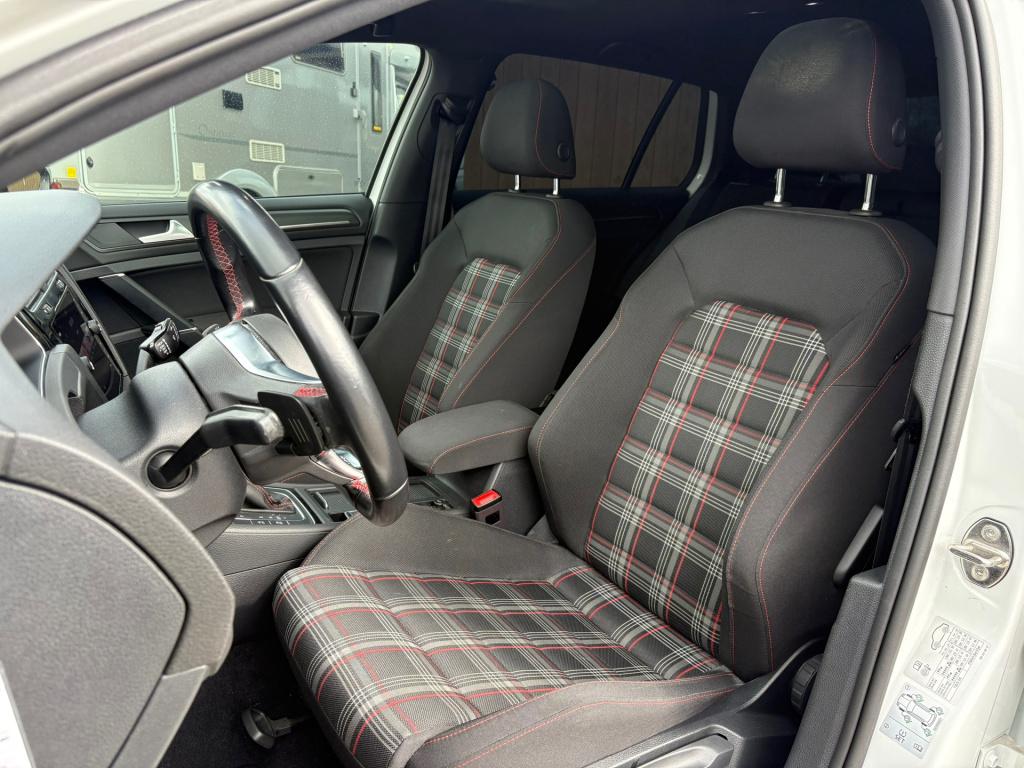 Volkswagen Golf 2.0 tsi gti performance