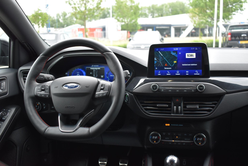 Ford Focus wagon 1.0 ecoboost hybrid st line x business | climate control |
