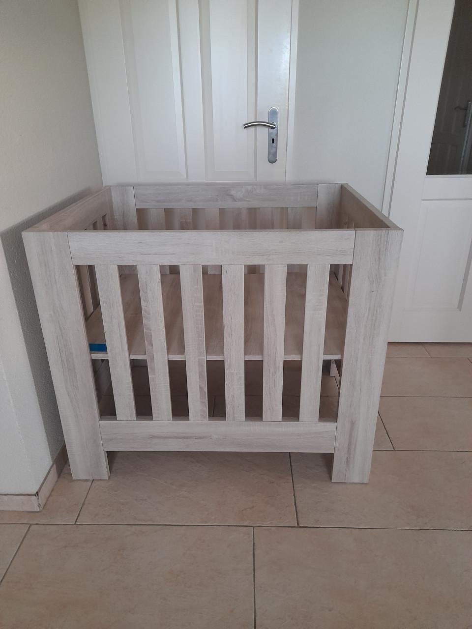 TWF box (in goede nette staat ) in hoogte verstelbaar!