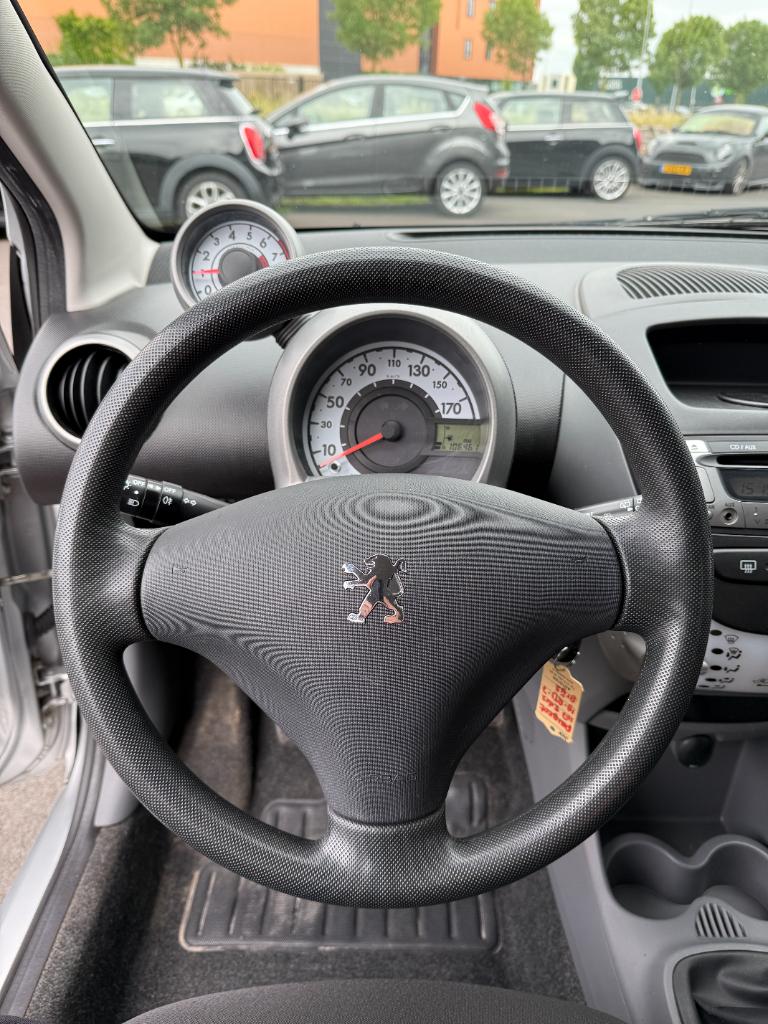 Peugeot 107 1.0-12v xs - 5drs - airco