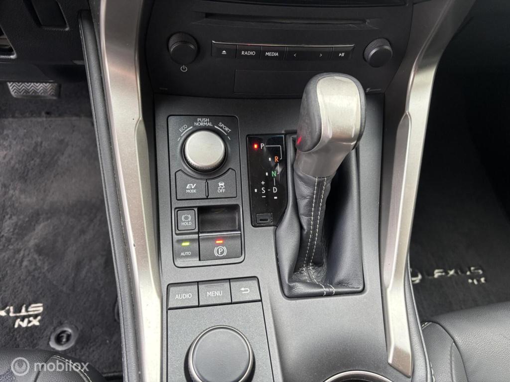 Lexus Nx 300h awd luxury line