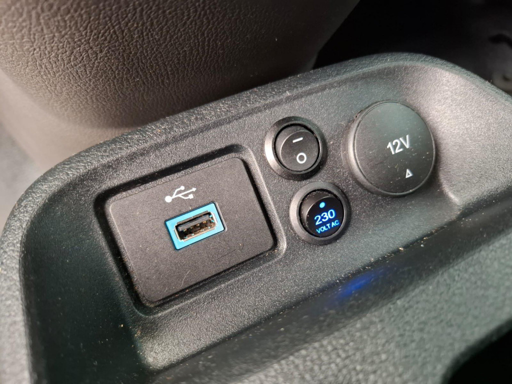 Ford Transit Connect 1.5 ecoblue l2 trend airco / cruise controle / kasten 