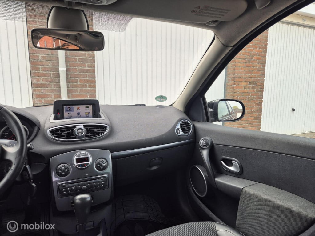 Renault Clio 1.6 dynamique automaat / 5-deurs / airco / cruisecontrol / pan