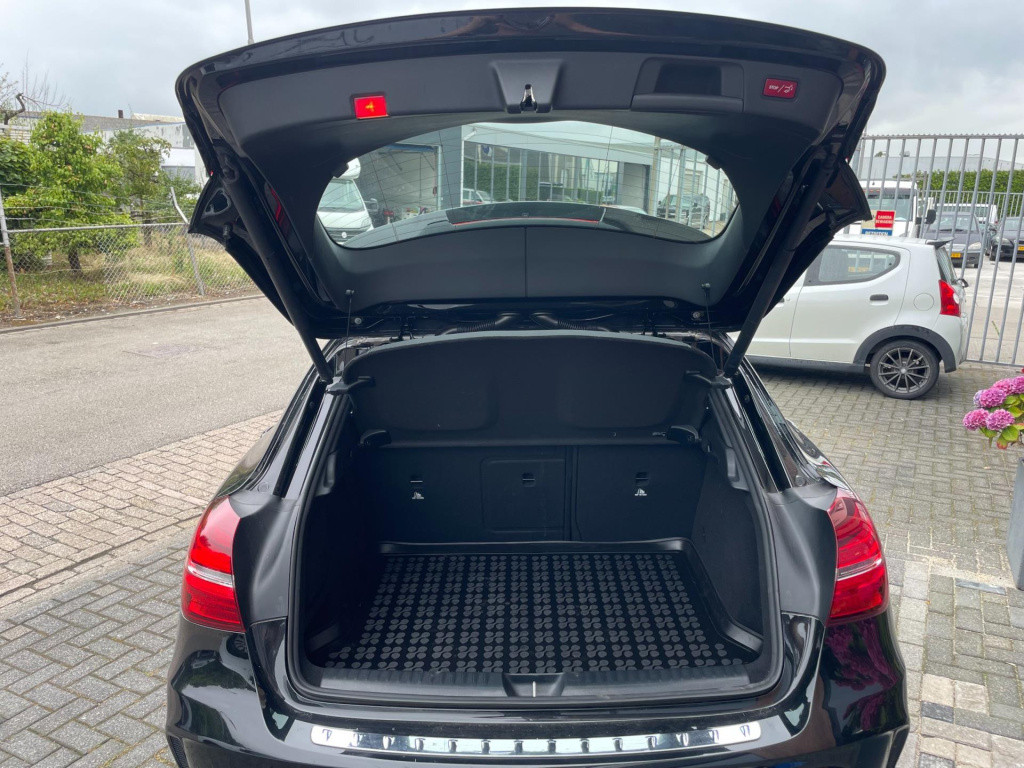 Mercedes-Benz Gla-klasse 200 premium plus