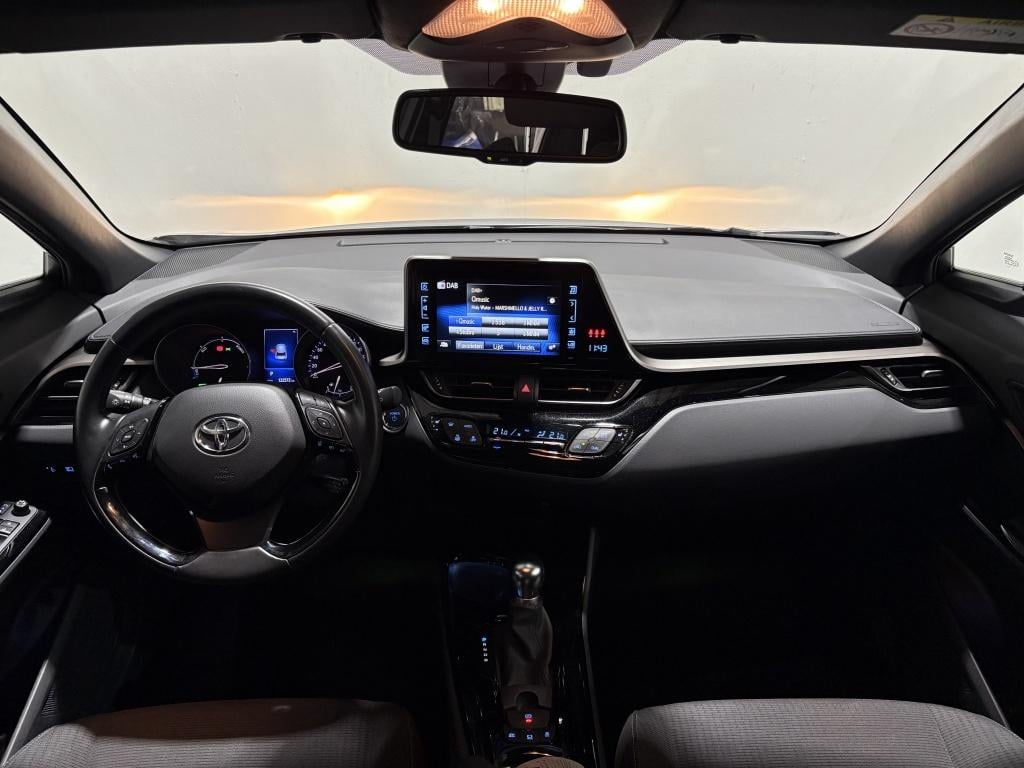 Toyota C-hr 1.8 hybrid dynamic | navi | camera | trekhaak |