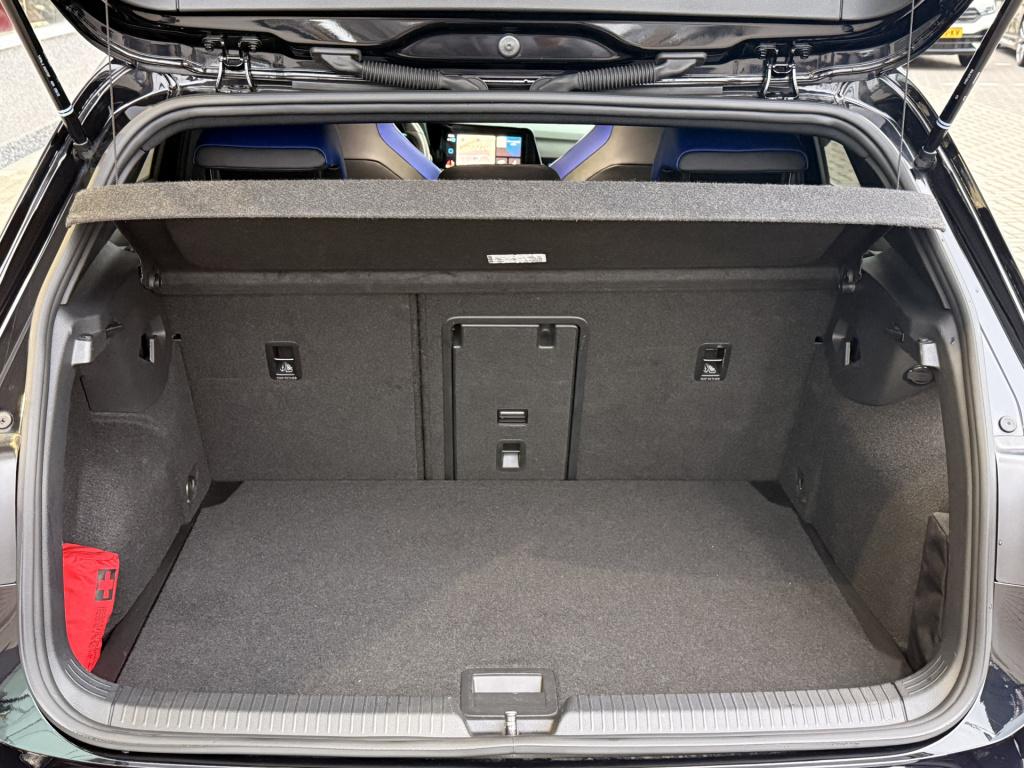 Volkswagen Golf 2.0 tsi r 4motion | pano | harman / kardon | stage 1+ 380pk