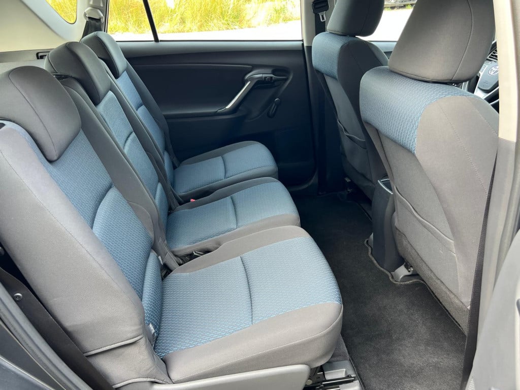 Toyota Corolla Verso 1.6 vvt-i comfort | trekhaak | park. sensoren | 100% d