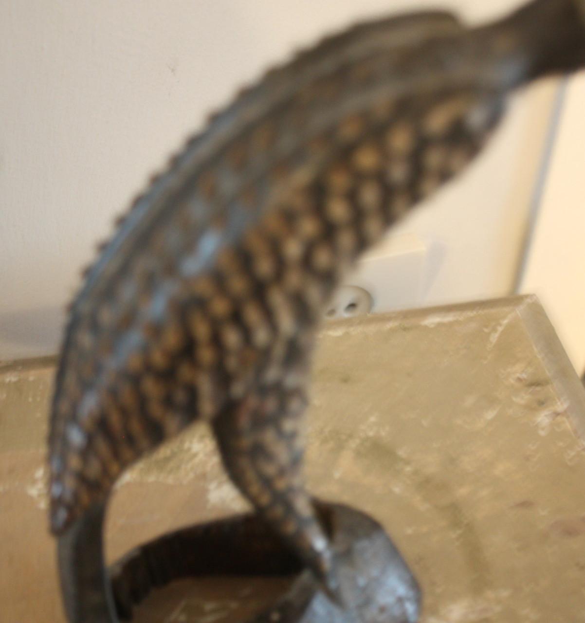 Houtsnijwerk vogel met stekels