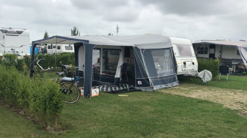 Knaus Südwind Comfortabele caravan stalling t/m mei 2026