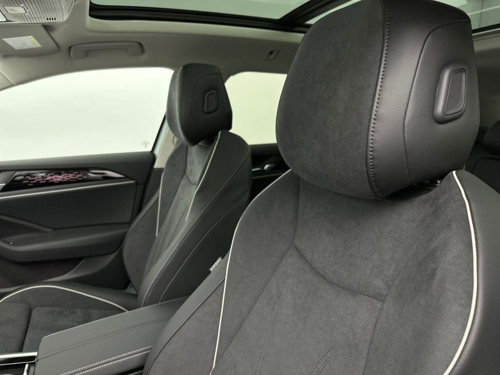 Volkswagen Passat variant elegance business 1.5 ehybrid 150 kw / 204 pk var