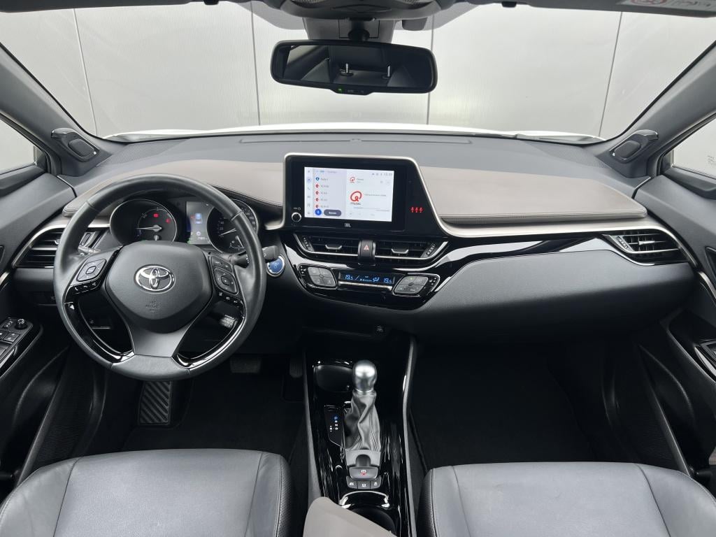 Toyota C-hr 2.0 hybrid executive