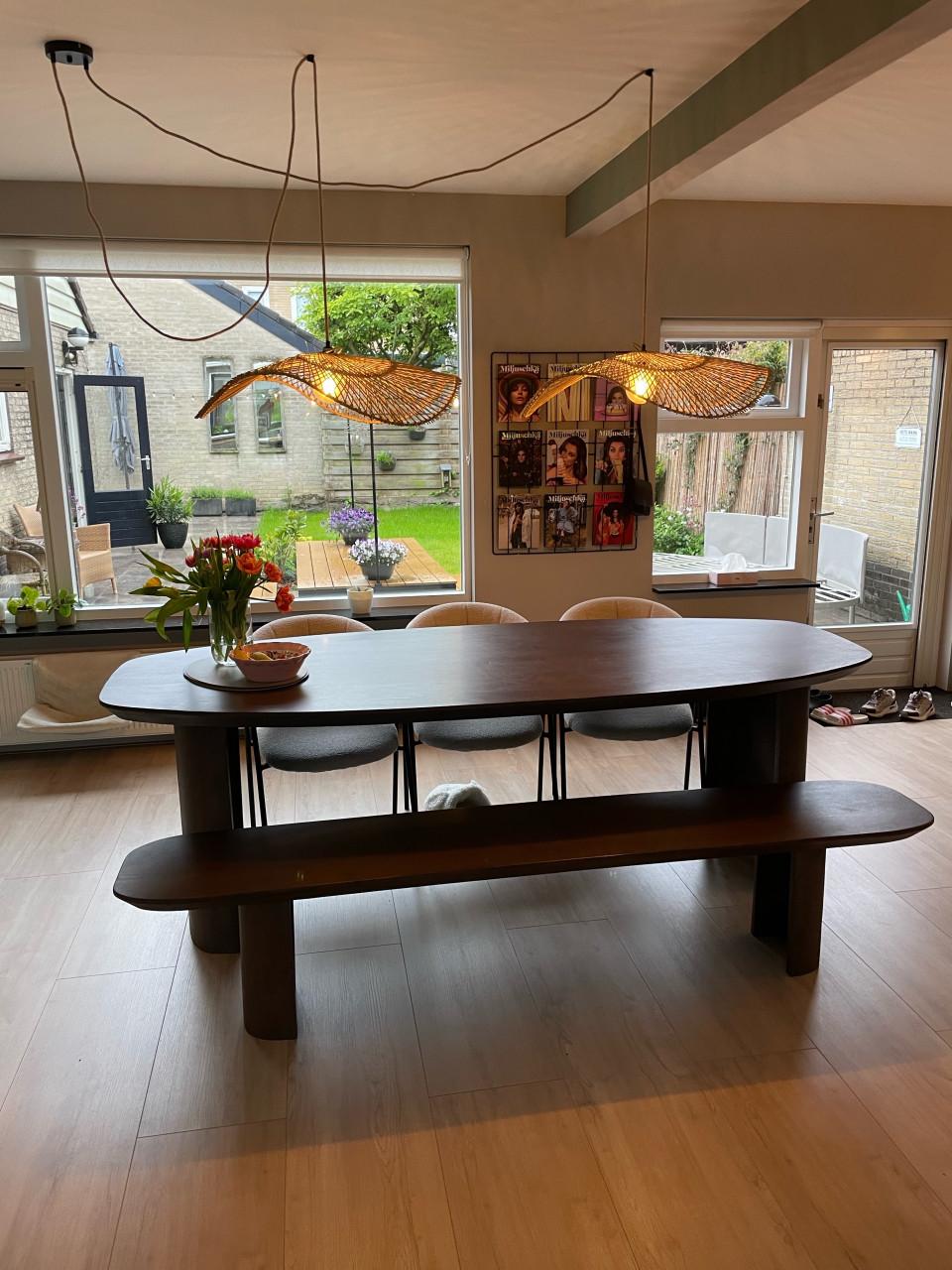Moderne eetkamerset | Ovale tafel + bank + 3 luxe stoelen