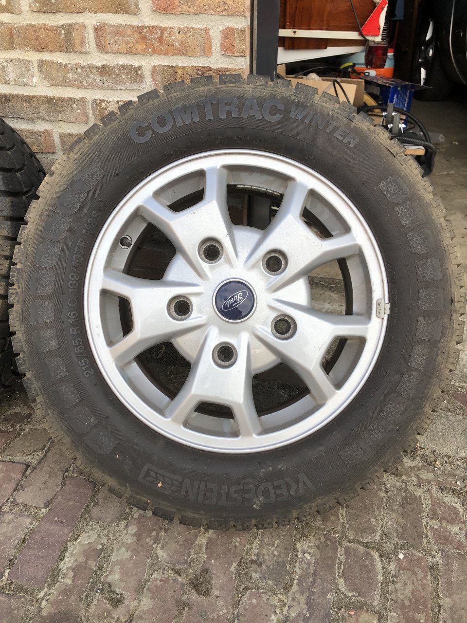 Uitstekende set Ford Aluminium velgen met winterbanden