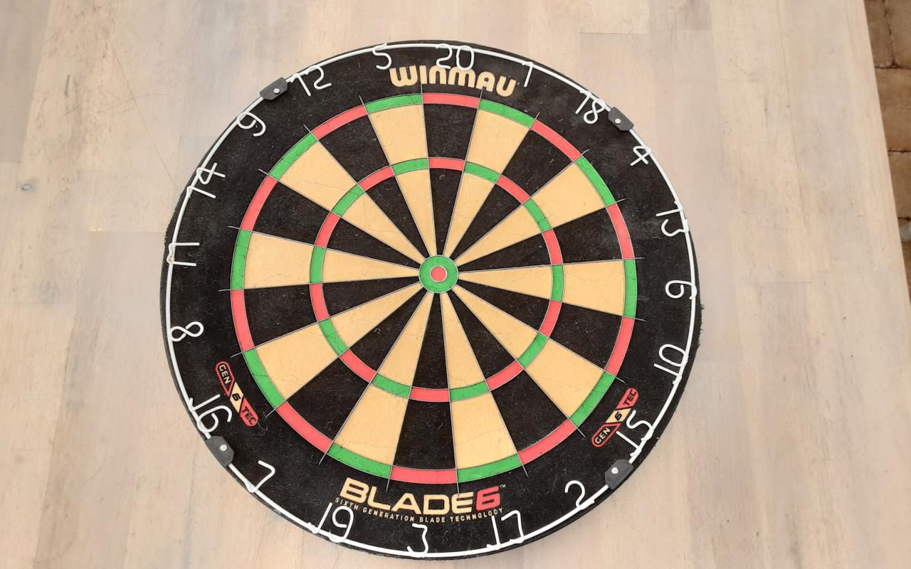 Dartbord Winmau Blade 6 met Surround