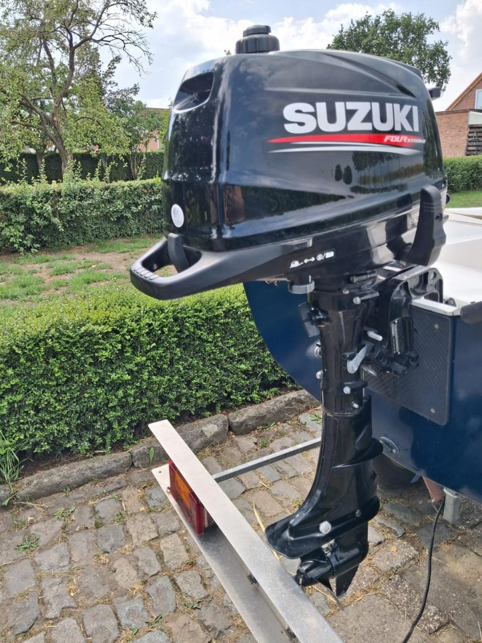 Motorboot