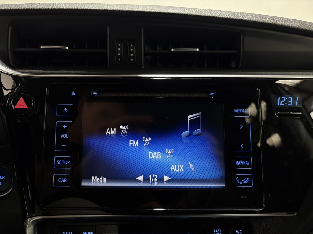 Toyota Auris touring sports 1.8 hybr. dynamic team d | trekhaak | stoelverw