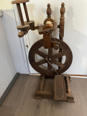 Antiek houten spinnewiel
